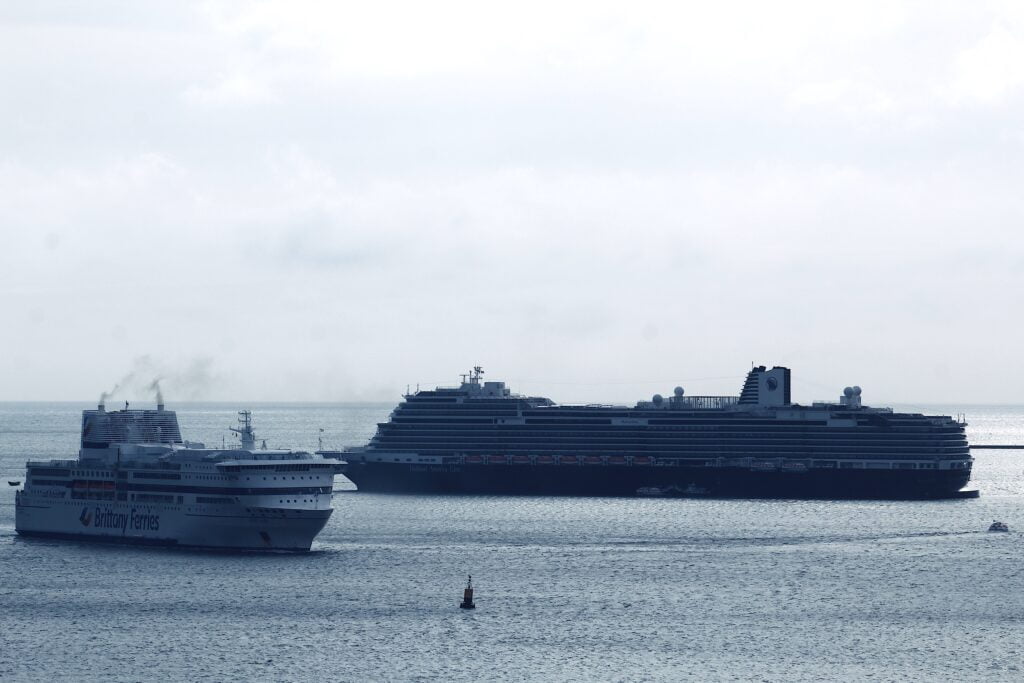 do cruise ships sail from plymouth